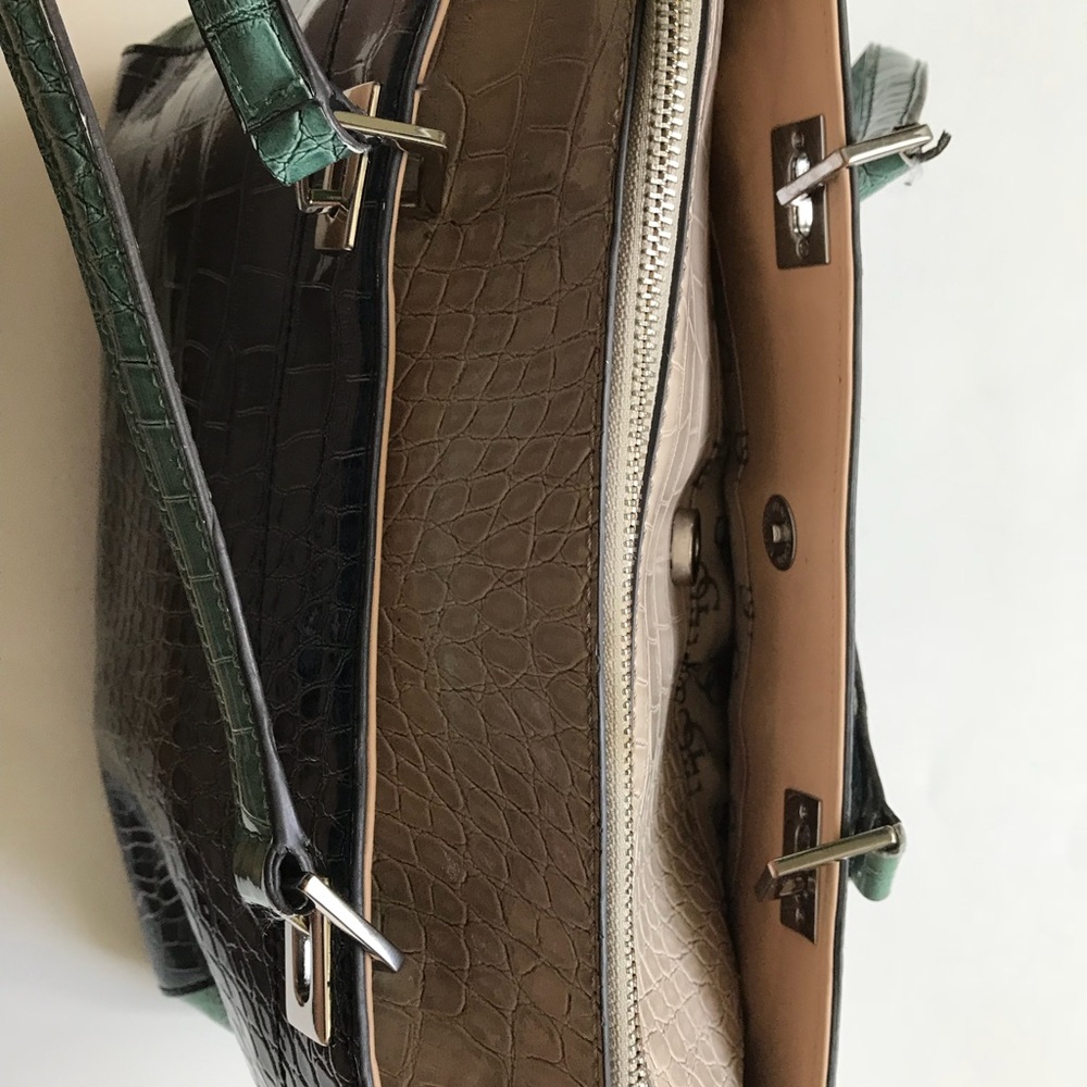 Guess Purse! - Picture 4 of 8